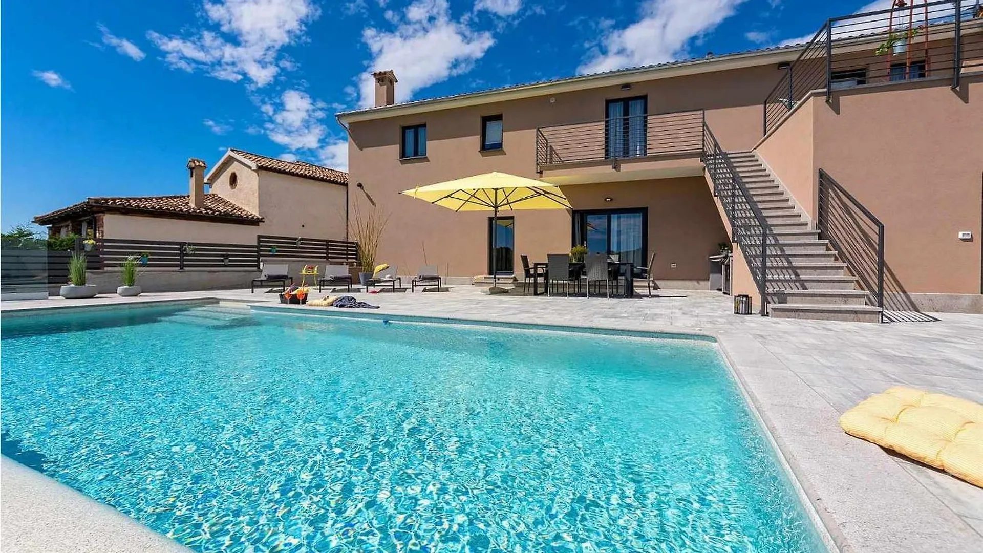 Villa Sunnyside location